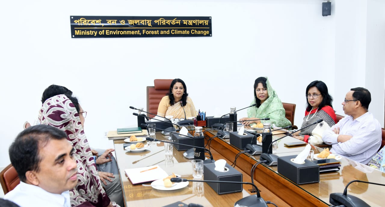 পরিবেশবান্ধব বাঁশের আসবাবপত্রের ব্যবহার বাড়াতে হবে: পরিবেশ উপদেষ্টা